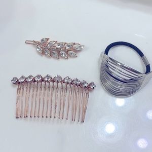 One pony, one comb and one clip